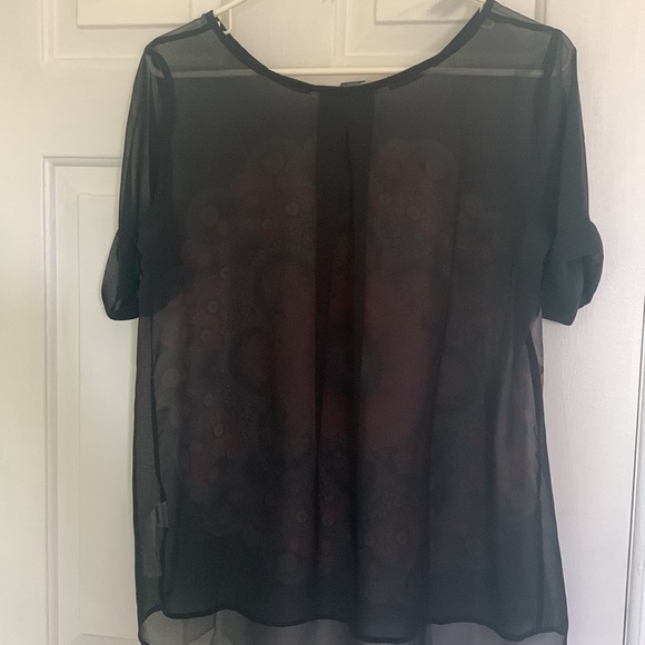 Sheer blouse with cuffed sleeves - Picture 2 of 5